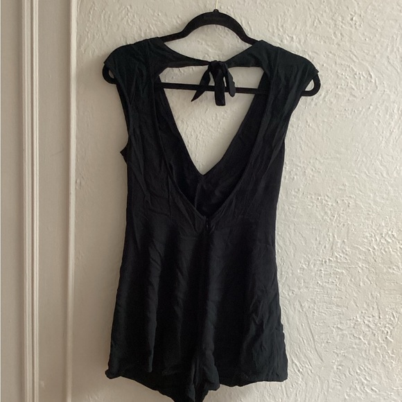 Backless Express Romper - Picture 2 of 2